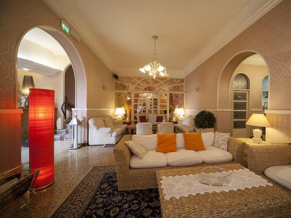 Hotel Aquila D'Oro Riccione Kültér fotó